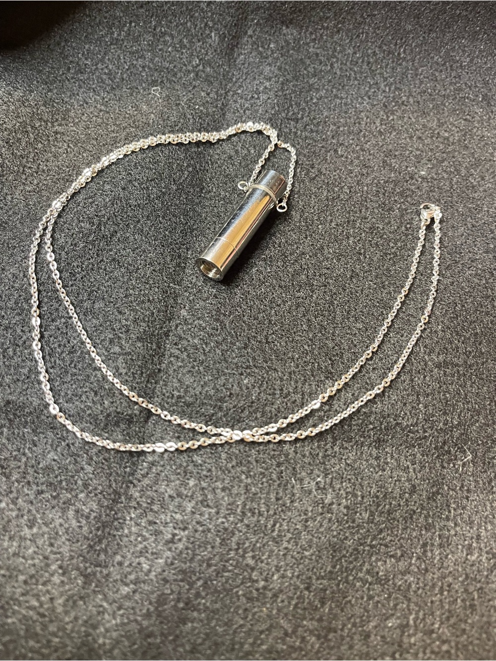 Silver tone Kaleidoscope pendant necklace!